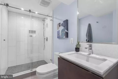 Bath - 1436 Laburnum St, Mclean, VA 22101 photo 3 of 4