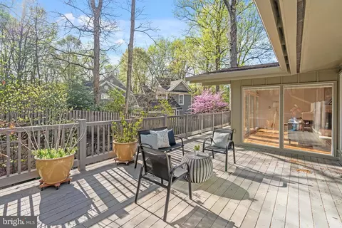 Exterior - 1436 Laburnum St, Mclean, VA 22101 photo 6 of 16