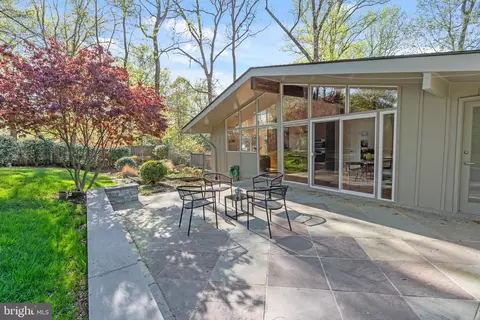 Exterior - 1436 Laburnum St, Mclean, VA 22101 photo 12 of 16