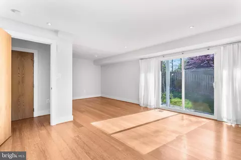 Living - 1436 Laburnum St, Mclean, VA 22101 photo 7 of 7