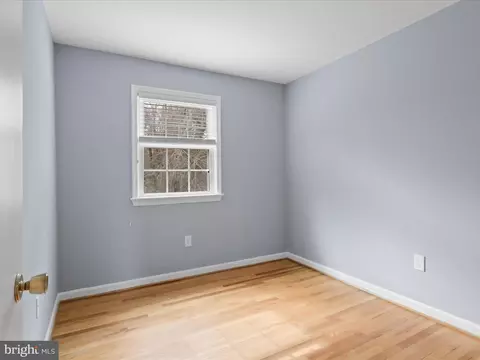 Bedroom - 7005 Alicent Pl, Mclean, VA 22101 photo 4 of 7