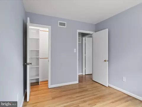 Bedroom - 7005 Alicent Pl, Mclean, VA 22101 photo 5 of 7