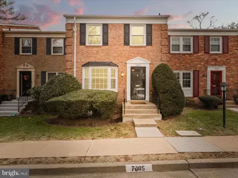 Exterior - 7005 Alicent Pl, Mclean, VA 22101 photo 9 of 9