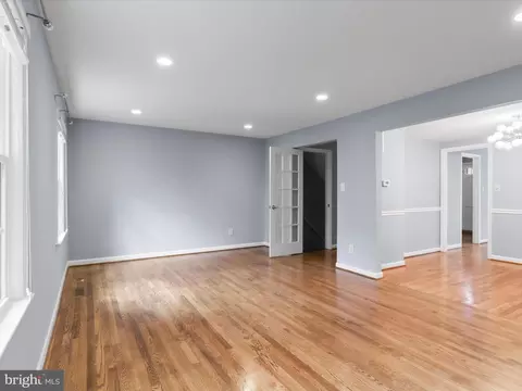 Living - 7005 Alicent Pl, Mclean, VA 22101 photo 2 of 5
