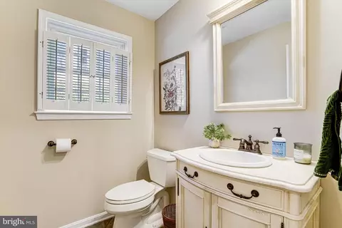 8116 Viola St, Springfield, VA 22152 photo 17