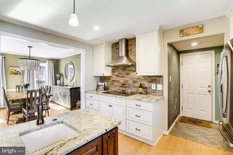 8116 Viola St, Springfield, VA 22152 photo 11