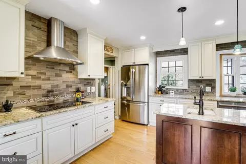 8116 Viola St, Springfield, VA 22152 photo 10