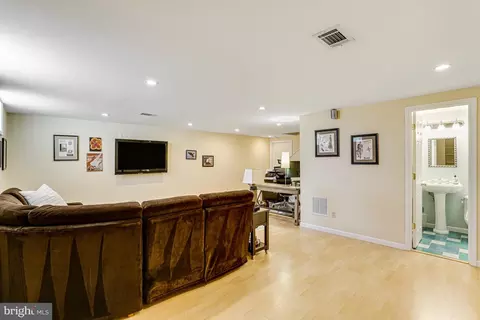 8116 Viola St, Springfield, VA 22152 photo 37