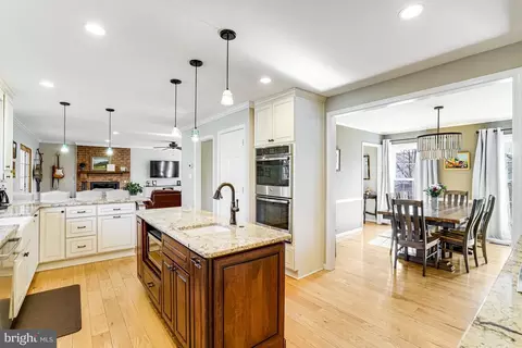 8116 Viola St, Springfield, VA 22152 photo 12