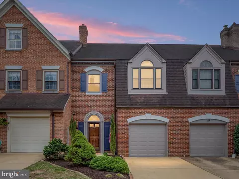 6311 Chaucer Ln, Alexandria, VA 22304