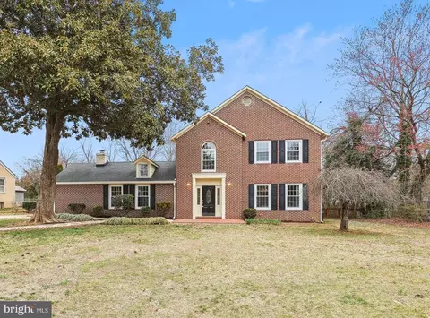 2608 Popkins Ln, Alexandria, VA 22306