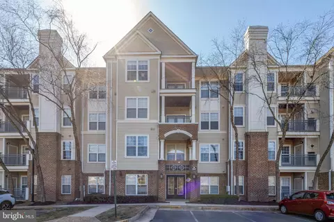3021 Nicosh Cir #1303, Falls Church, VA 22042