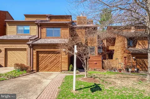 2211 Cedar Cove Ct, Reston, VA 20191