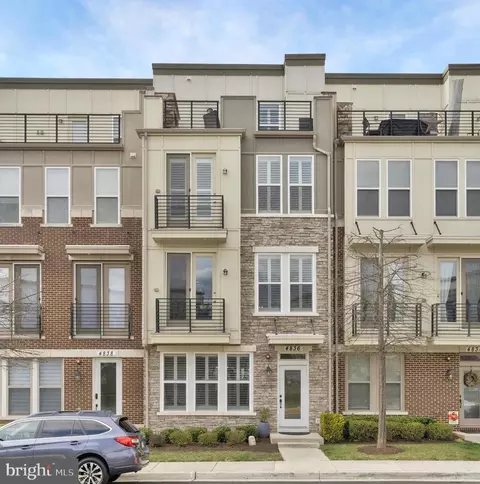 4836 Garden View Ln, Chantilly, VA 20151