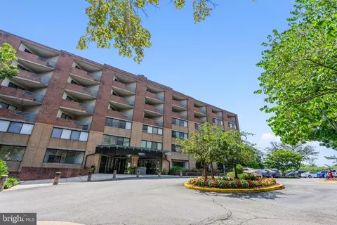 1951 Sagewood Ln #203, Reston, VA 20191