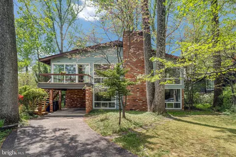 8103 Timber Valley Ct, Dunn Loring, VA 22027