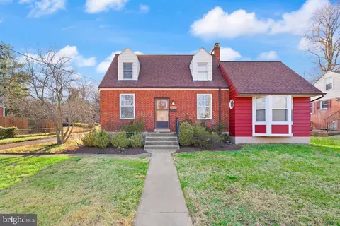 6620 Oak Dr, Alexandria, VA 22306