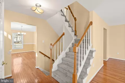 Entry Way - 7223 Olde Lantern Way, Springfield, VA 22152 photo 5 of 10
