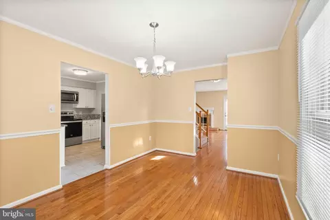 Entry Way - 7223 Olde Lantern Way, Springfield, VA 22152 photo 3 of 10