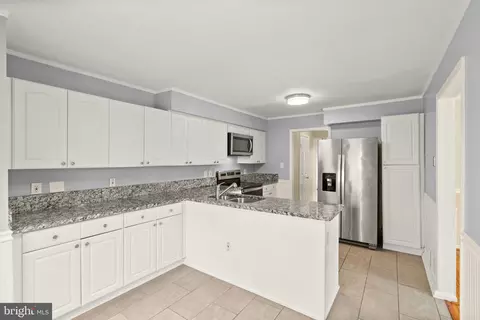 Kitchen - 7223 Olde Lantern Way, Springfield, VA 22152 photo 1 of 2