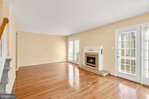 Living - 7223 Olde Lantern Way, Springfield, VA 22152 photo 1 of 7