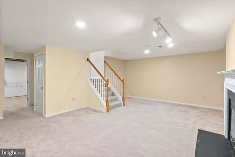 Living - 7223 Olde Lantern Way, Springfield, VA 22152 photo 7 of 7