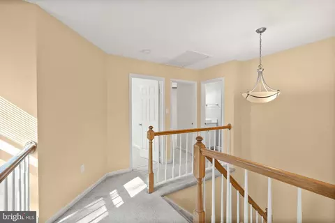 Entry Way - 7223 Olde Lantern Way, Springfield, VA 22152 photo 7 of 10