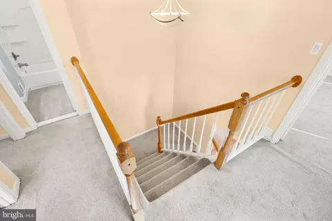 Entry Way - 7223 Olde Lantern Way, Springfield, VA 22152 photo 6 of 10