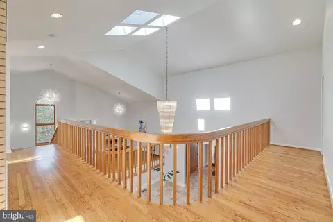 Entry Way - 745 Potomac River Rd, Mclean, VA 22102 photo 18 of 21