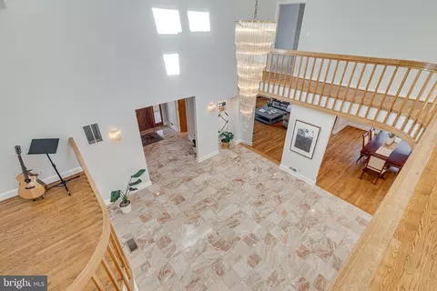 Entry Way - 745 Potomac River Rd, Mclean, VA 22102 photo 14 of 21