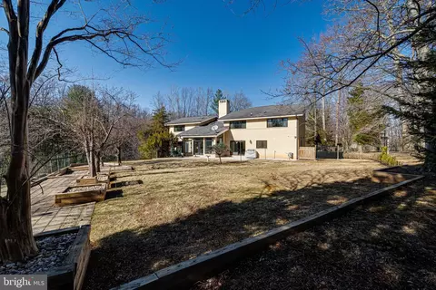 Exterior - 745 Potomac River Rd, Mclean, VA 22102 photo 4 of 11