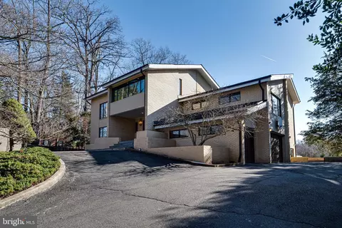 Exterior - 745 Potomac River Rd, Mclean, VA 22102 photo 2 of 11