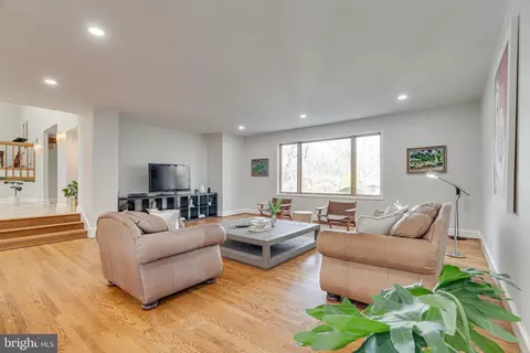 Living - 745 Potomac River Rd, Mclean, VA 22102 photo 3 of 7