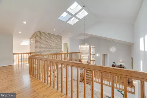 Entry Way - 745 Potomac River Rd, Mclean, VA 22102 photo 17 of 21