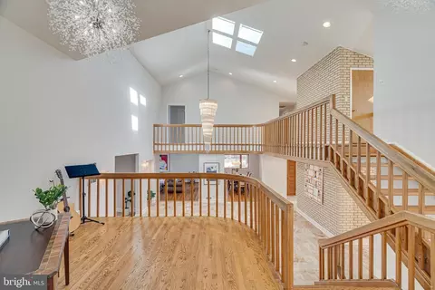 Entry Way - 745 Potomac River Rd, Mclean, VA 22102 photo 11 of 21