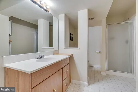 Bath - 745 Potomac River Rd, Mclean, VA 22102 photo 7 of 7
