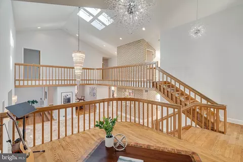 Entry Way - 745 Potomac River Rd, Mclean, VA 22102 photo 9 of 21