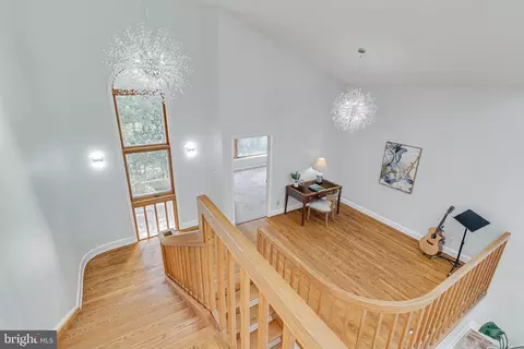Entry Way - 745 Potomac River Rd, Mclean, VA 22102 photo 16 of 21