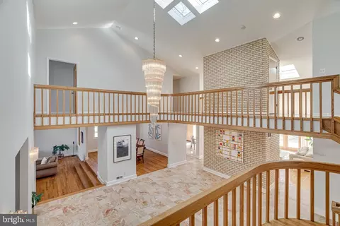 Entry Way - 745 Potomac River Rd, Mclean, VA 22102 photo 10 of 21