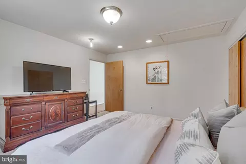 Bedroom - 745 Potomac River Rd, Mclean, VA 22102 photo 7 of 9