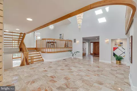 Entry Way - 745 Potomac River Rd, Mclean, VA 22102 photo 5 of 21