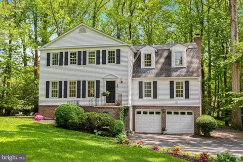 11800 Quarter Horse Ct, Oakton, VA 22124