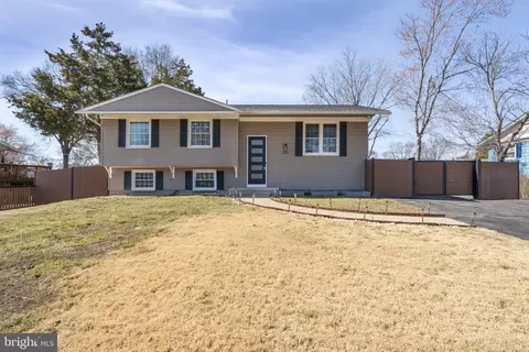 8024 Imperial St, Alexandria, VA 22309