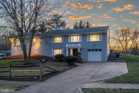 7117 Dalhouse St, Springfield, VA 22151 photo 2