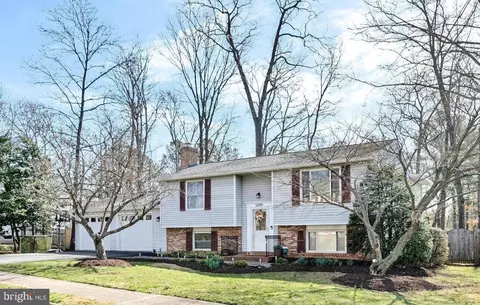 12819 Framingham Ct, Herndon, VA 20171