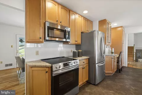 6723 Grey Fox Dr, Springfield, VA 22152 photo 17