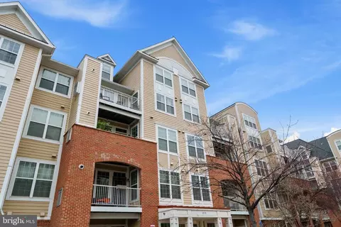2710 Bellforest Ct #308, Vienna, VA 22180