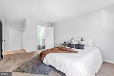 7512 Rolling Rd, Springfield, VA 22153 photo 13