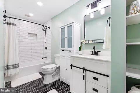 7512 Rolling Rd, Springfield, VA 22153 photo 16