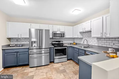 7512 Rolling Rd, Springfield, VA 22153 photo 8
